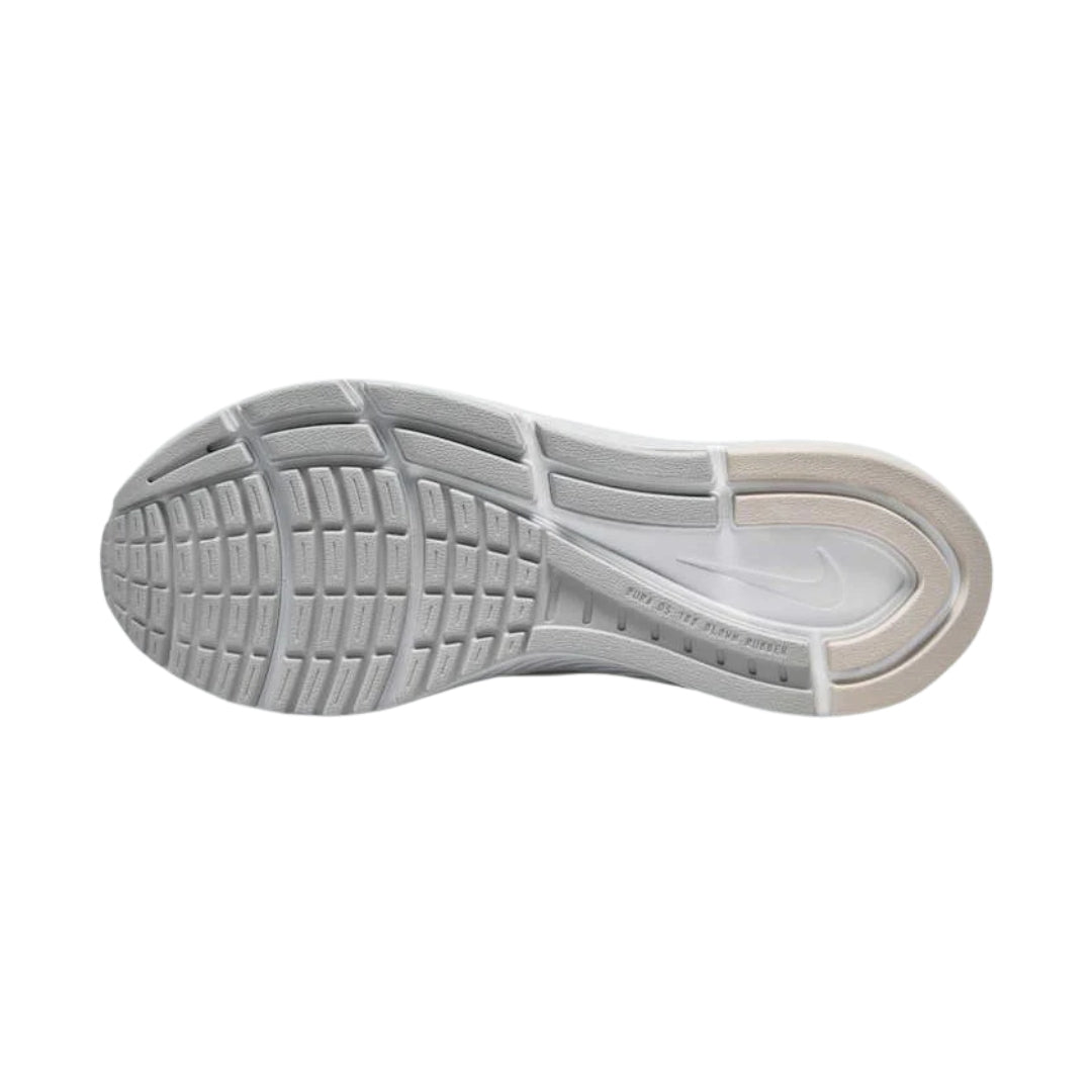 Nike Da8570 101 White/Barely Green Trainer Womens UK 4